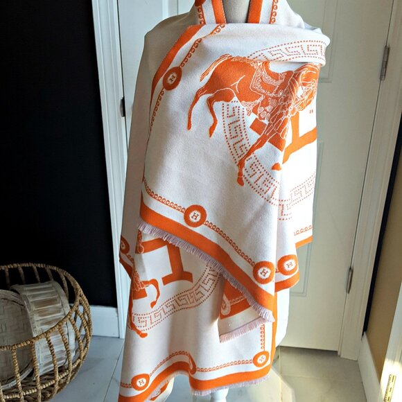 NEW! EXQUISITE CASHMERE BLEND WRAP SHAWL - Picture 2 of 8